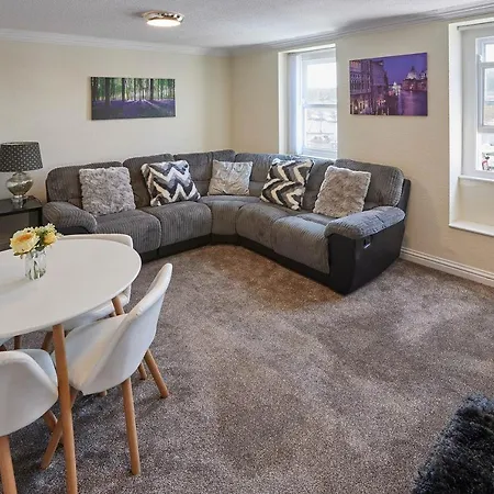 Host & - Cobblers * Whitby