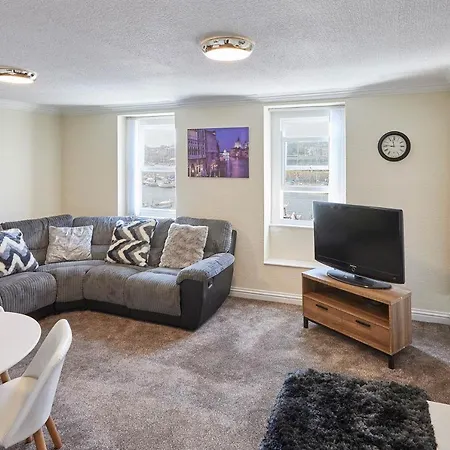 Host & - Cobblers * Whitby