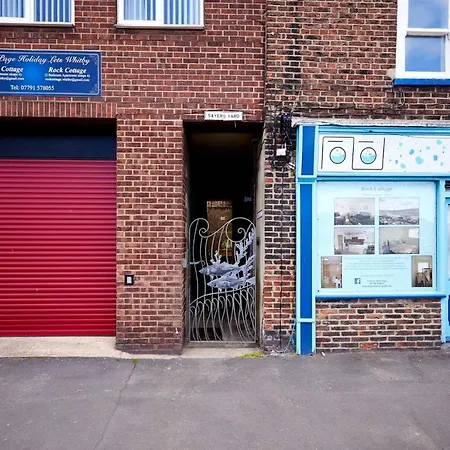 Host & - Cobblers * Whitby